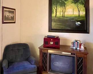 CONSOLE TV, ROCKING CHAIR
