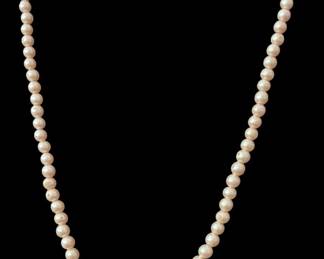 Vintage Faux 14.5 Pearl Necklace 