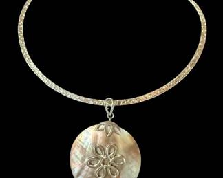 Mother of Pearl Pendant Choker Necklace 