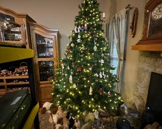 Large Christmas Tree, Stuffed Animals