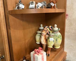 Vintage Porcelain Kitchen Decor