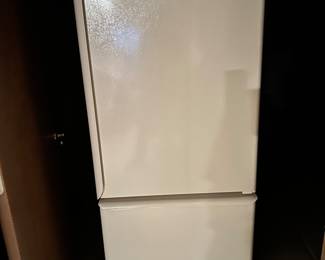 Amana upright refrigerator with freezer. Very clean.!