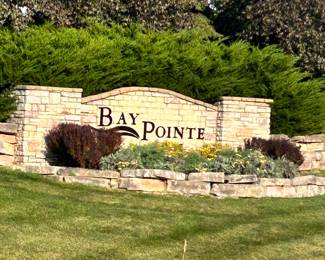 This sale is located in the beautiful condominiums setting of Bay Pointe!