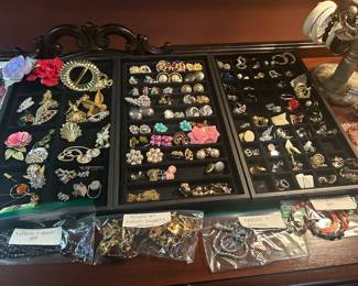 Lots of jewelry of all kinds