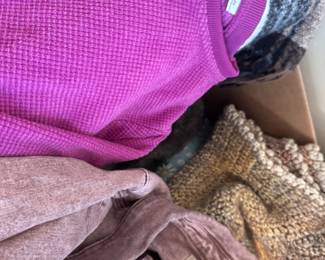 Waffle knit magenta sweatshirt, for the cold days coming