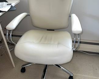 Brenton Managers Chair