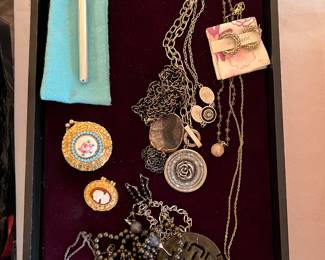Necklaces Cameos