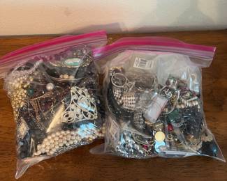 Online Auction Item, Costume Jewelry 
