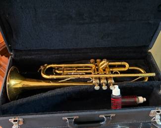 Kings trumpet with case