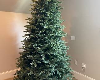 9’ pre-lit Christmas tree