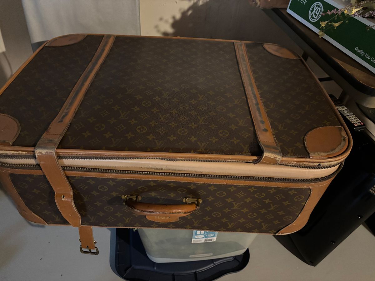 LOUIS VUITTON LUGGAGE