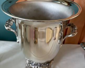 CHAMPAGNE URN