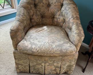 SWIVEL CHAIR
