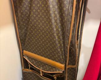 LOUIS VUITTON TRAVEL BAG
