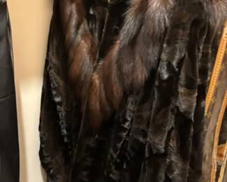 FUR CAPE/COAT
