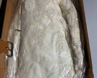 VINTAGE WEDDING DRESS