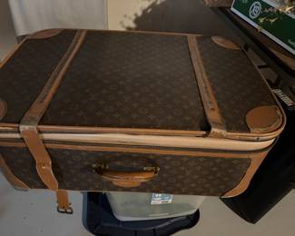 LOUIS VUITTON LUGGAGE
