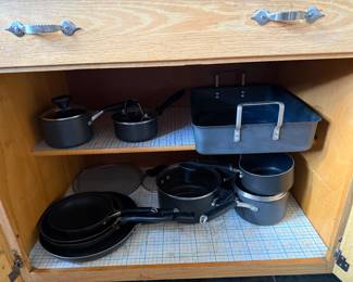 Kitchen
Cookware