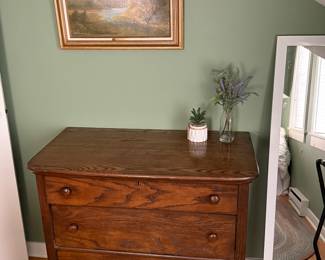 Upstairs Bedroom 3
Small dresser
Oil painting