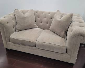 Loveseat 