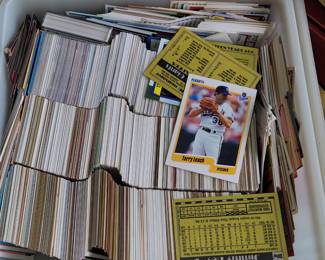 Large collection of baseball cards