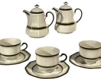 Vintage Wintering Bergamo Tea Set 