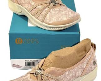 NEW BZEES 7.5 Womens SlipOns 