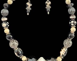 Graphic Bead Black White Jewelry Set 