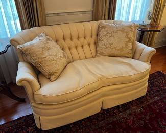 Tufted Settee