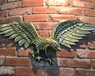 Vintage brass eagle ... heavy! Circa 1960s