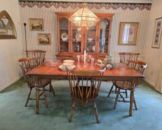 Beautiful dining set: Table with 6 chairs (2 arm chairs) includes leaf, China cabinet by Empire Furniture circa 1960s