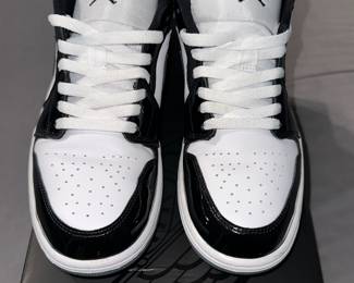 Men’s Jordan’s 1 Low SE Size 10.5