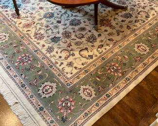 ORIENTAL RUG
