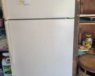 Refrigerator 