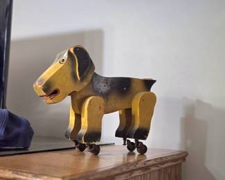 1930s Gould Mfg toy dog