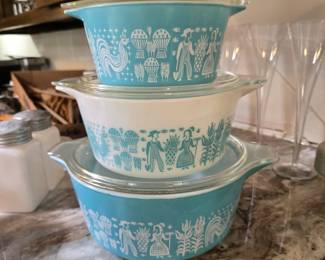 Pyrex Amish butterprint casserole set.