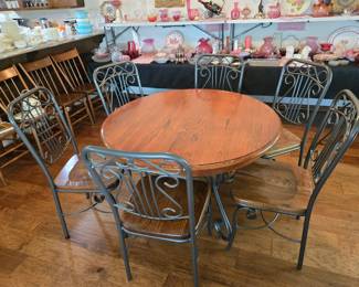 Table w/6 chairs, and leaf (not pictured)