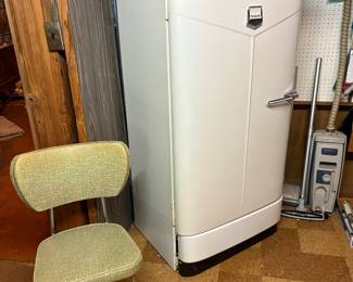RETRO HOTPOINT FRIDGE - WORKS!