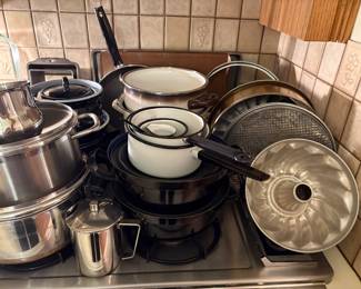 COOKWARE & BAKEWARE