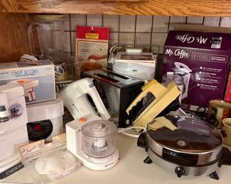 KITCHEN APPLIANCES