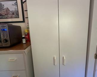 Storage cabinet