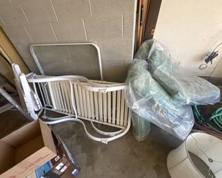 Patio lounge chairs & cushions