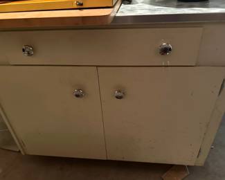 Storage cabinet