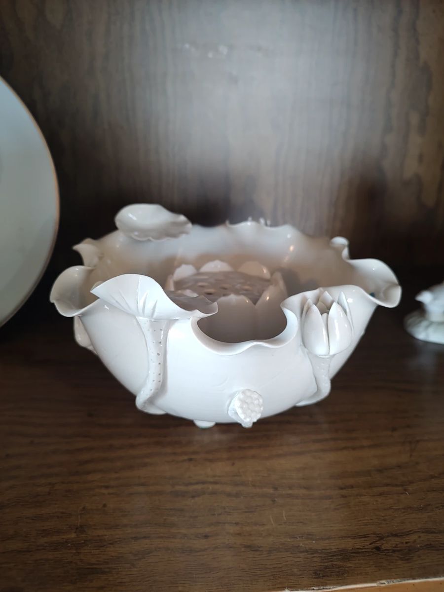 Blanc de Chine pottery bowl with frog