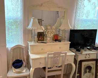 This make-up stand could be yours, if you come by the sale.