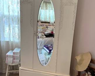 Here we have a nice, one mirror armoire for you.