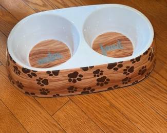 Ceramic Pet Bowl Set with Wood and Paw Print Design