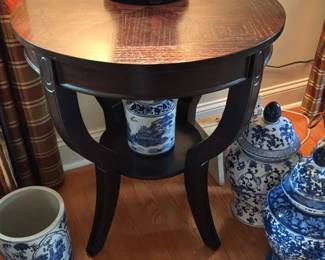 Blue and White Ginger Jar Table