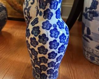Blue and White Porcelain Vase with floral Motif