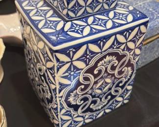blue and white Porcelain Ginger Jar